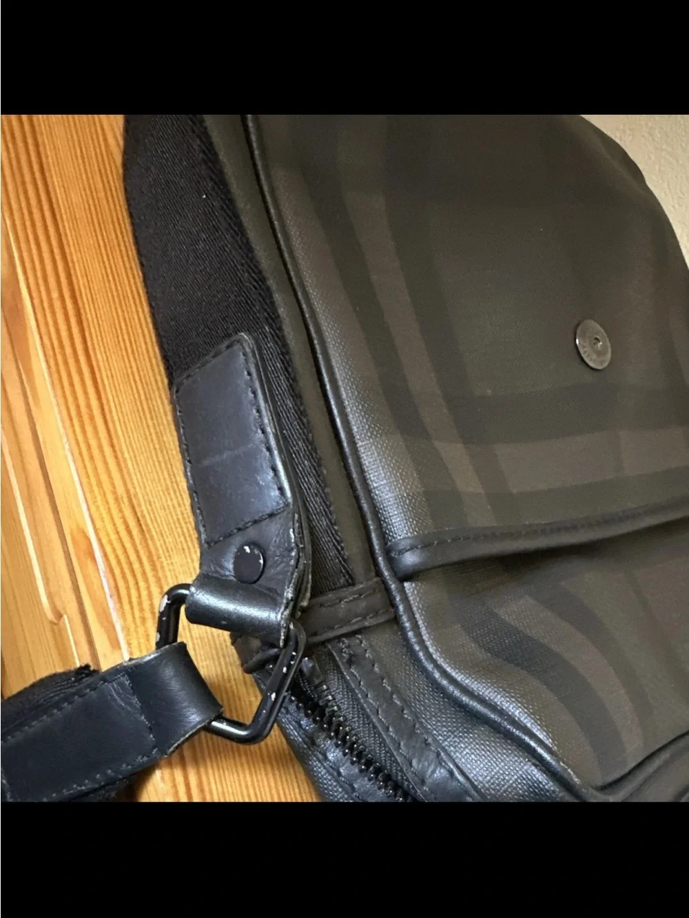 Burberry compact crossbody